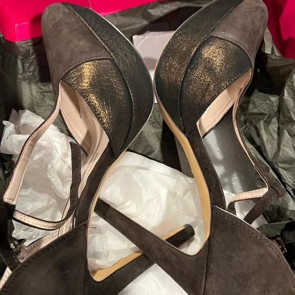 Vince Camuto Brown Shoes - Picture 2 of 6